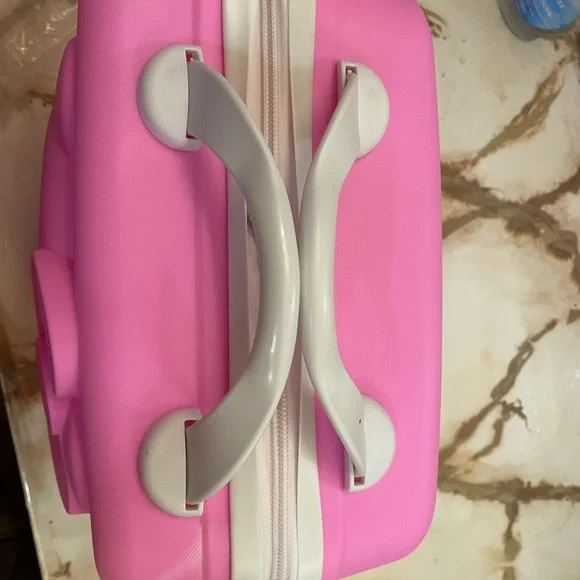 Pink Hello Kitty Hard Shell Case - Picture 10 of 12